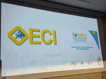 Logo ECI i OEIC, tekst: 